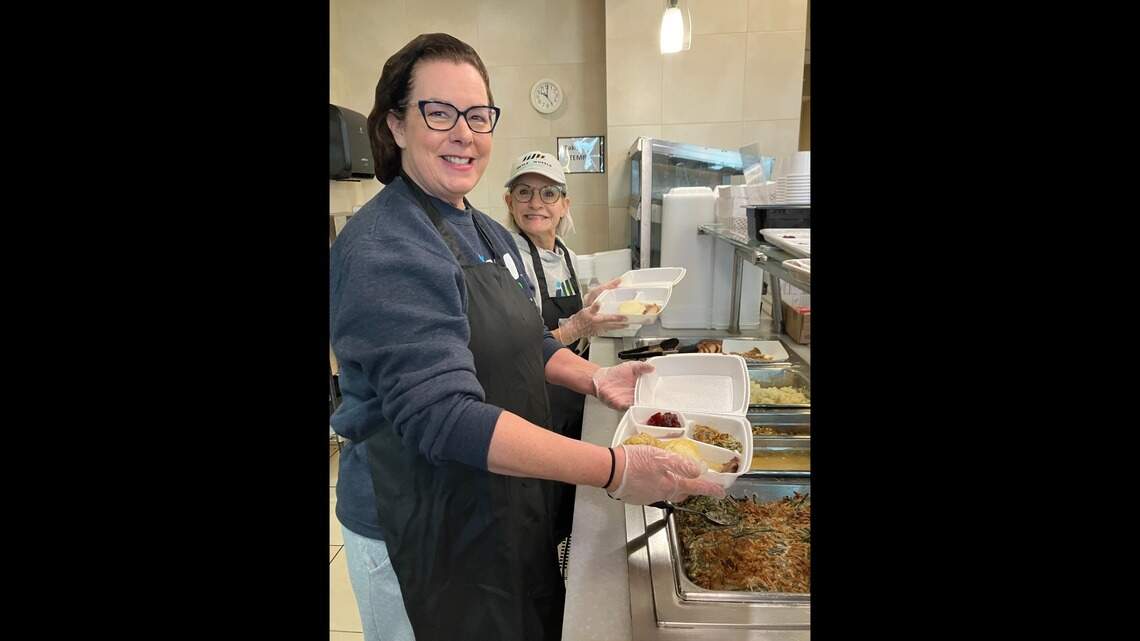 Lee’s Summit Meals on Wheels delivers food with a side of loving care