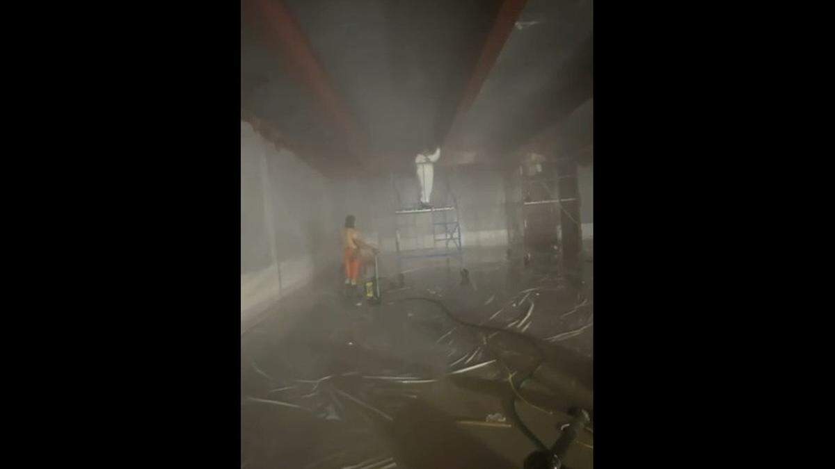 In a video obtained by the Star, two New Horizons employees were seen working inside the downtown former AT&T building in “extremely poor” lighting. The footage was captured before the death of Jose Sanchez, an asbestos worker who died falling down the building’s elevator shaft.