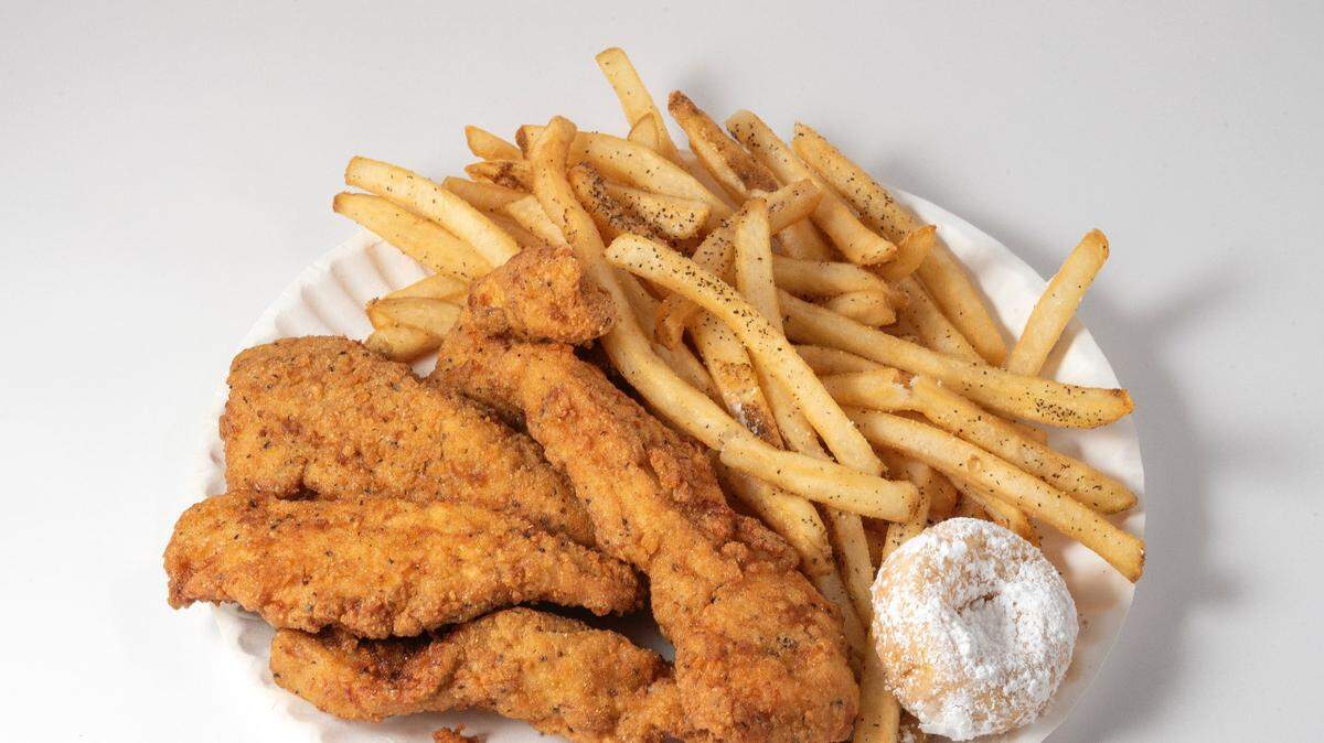 Strip’s most popular order is its chicken strips with fries and doughnut with three, five or seven chicken strips. It won’t have the hot baby doughnuts at the Merriam location