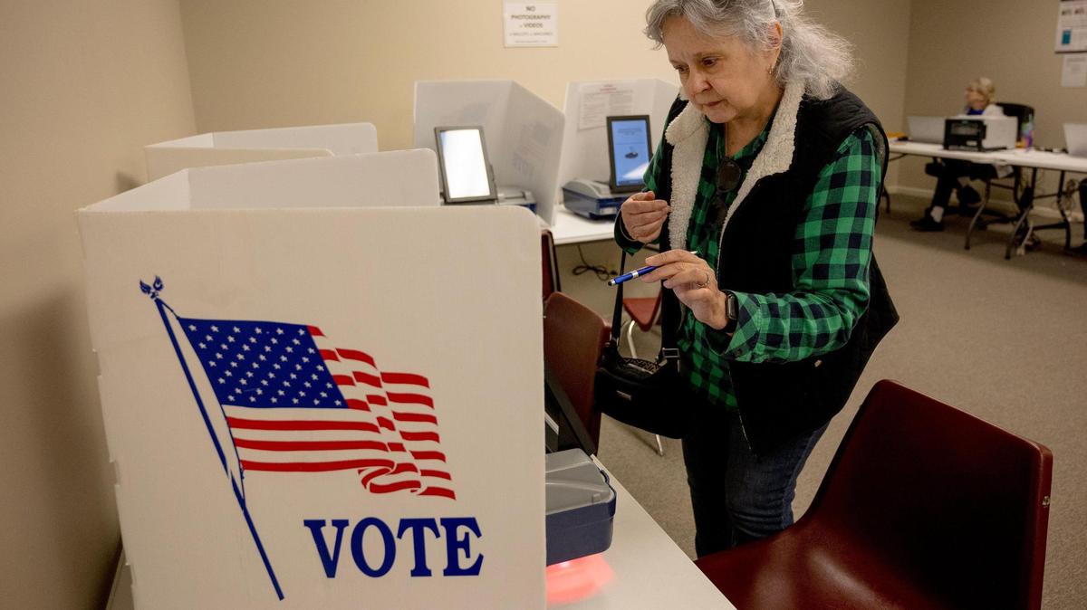 Elections bill passes Georgia Assembly with controversy.