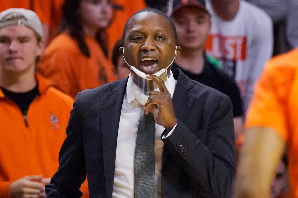 Dennis Gates from Cleveland State is Cuonzo Martin’s replacement as head coach at Missouri.