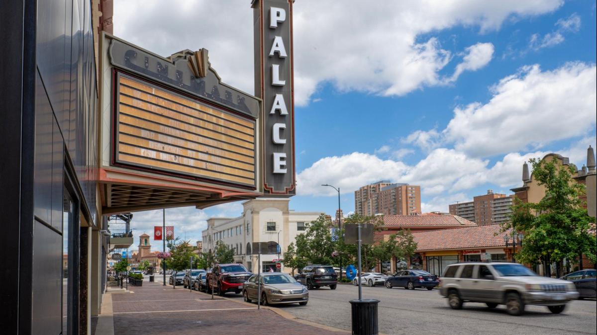 Another closure has hit Kansas City’s Country Club Plaza.