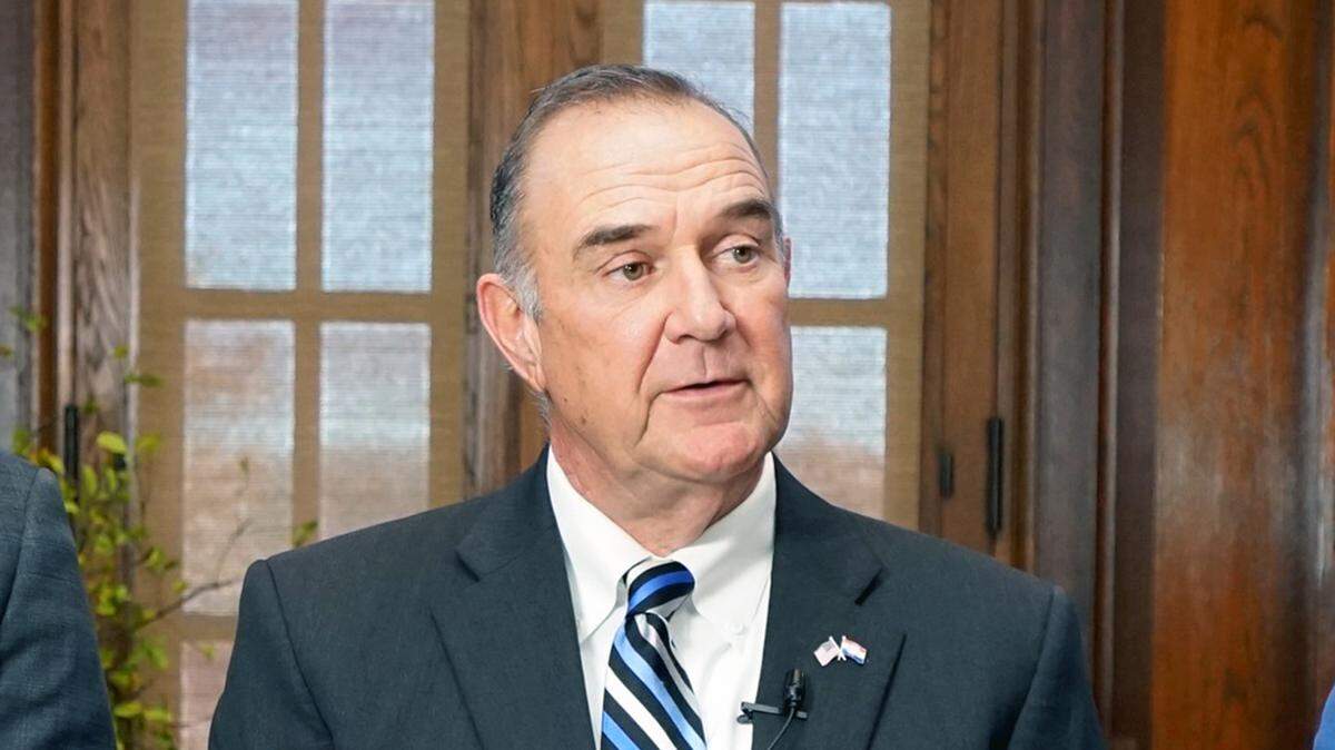 Missouri Gov. Mike Kehoe