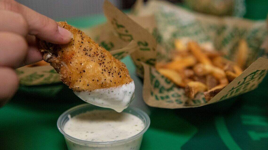 ‘Sweet & Saucy & Bold & Spicy’: Dallas-based wing chain expanding into south Kansas City