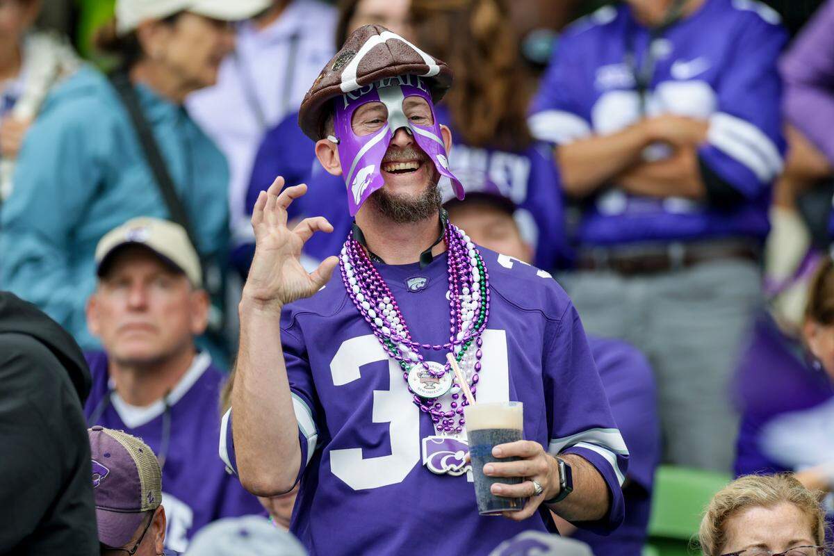 Kansas State fans during the Aer Lingus Classic between Iowa State and Kansas State at Aviva Stadium in Dublin on Aug. 23, 2025.