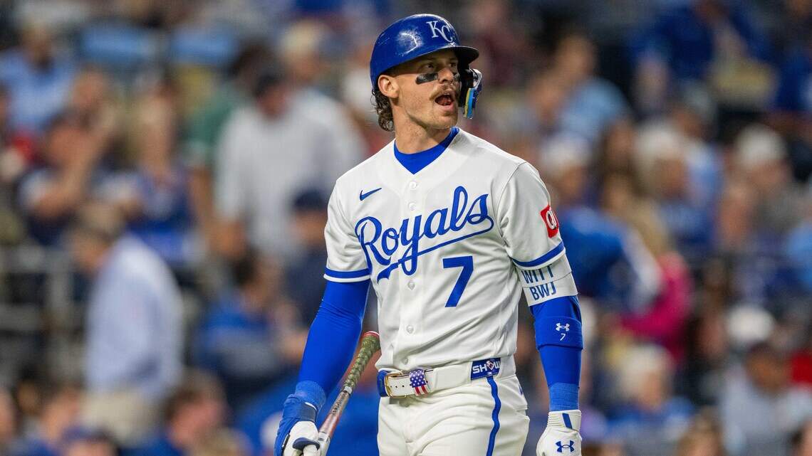 Royals star Bobby Witt Jr. exits Monday’s game vs. Giants with back injury