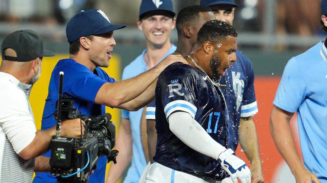 Kansas City Royals designated hitter Nelson Velazquez (17) celebrates with teammates after hitting into a fielder’s choice to defeat the Seattle Mariners at Kauffman Stadium on June 7, 2024.