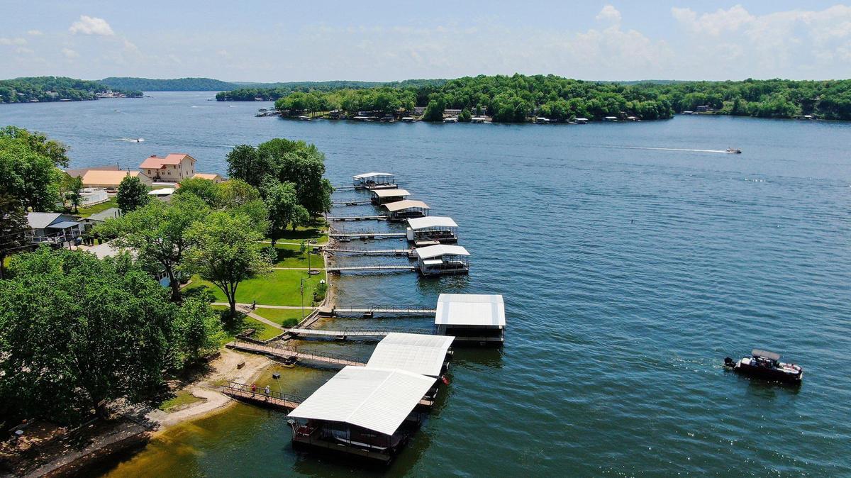 Going to the Lake of the Ozarks? Here’s how to find a place to stay, and things to do