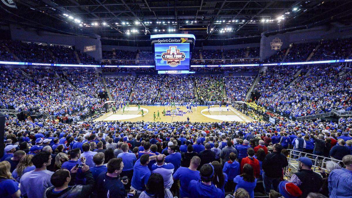 A packed Sprint Center on Saturday shortly before the start of the NCAA Elite Eight Midwest Regional final basketball game in Kansas City. The Oregon Ducks won 74-60.
