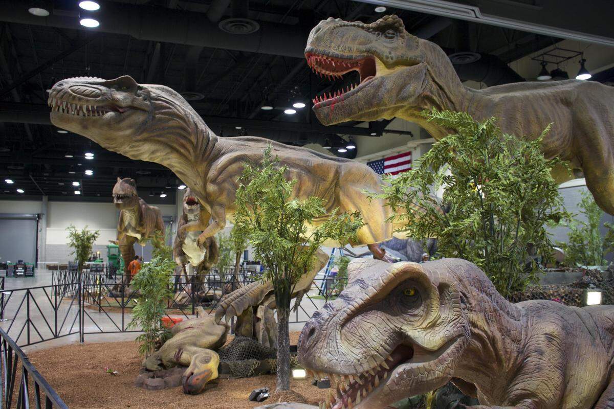 Jurassic Quest will bring life-size dinosaurs to the Overland Park Convention Center.