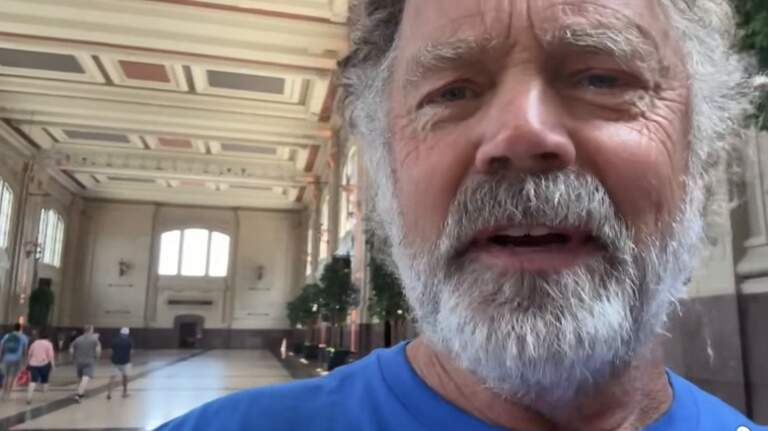 ‘Dukes of Hazzard’ star John Schneider stops in KC. He visited a famous landmark
