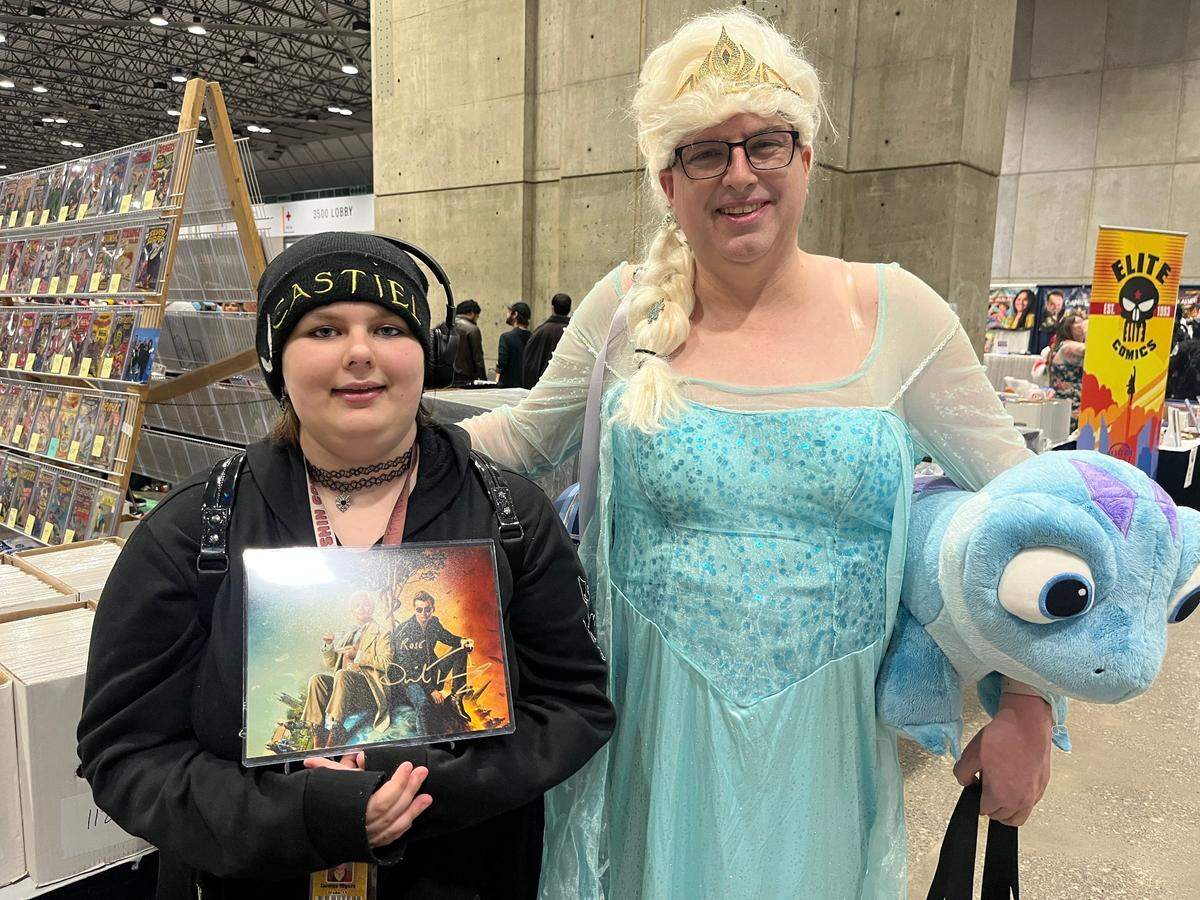 Warren Peery brought his niece to Planet Comicon in Kansas City. She got a photo with David Tennant.