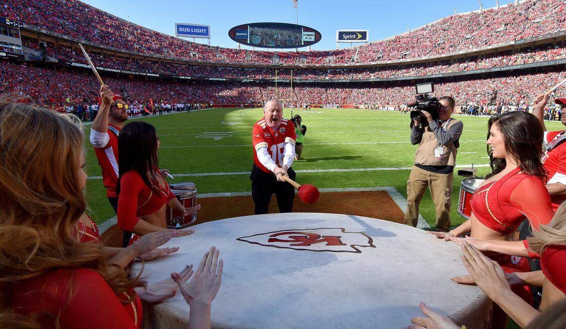 Former Kansas City Chiefs quarterback Len Dawson beats the drum before the start of the Chiefs game against the Pittsburgh Steelers on October 14, 2017 at Arrowhead Stadium.