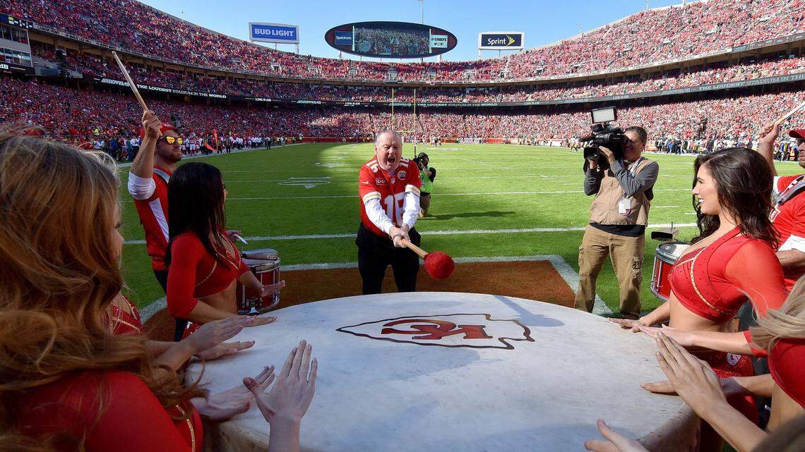 ‘I admired Len my entire life’: KC Chiefs chair/CEO Clark Hunt on death of Len Dawson