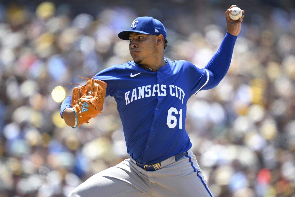 Angel Zerpa of the Kansas City Royals pitches against the San Diego Padres during the seventh inning at Petco Park on June 22, 2025 in San Diego, California.