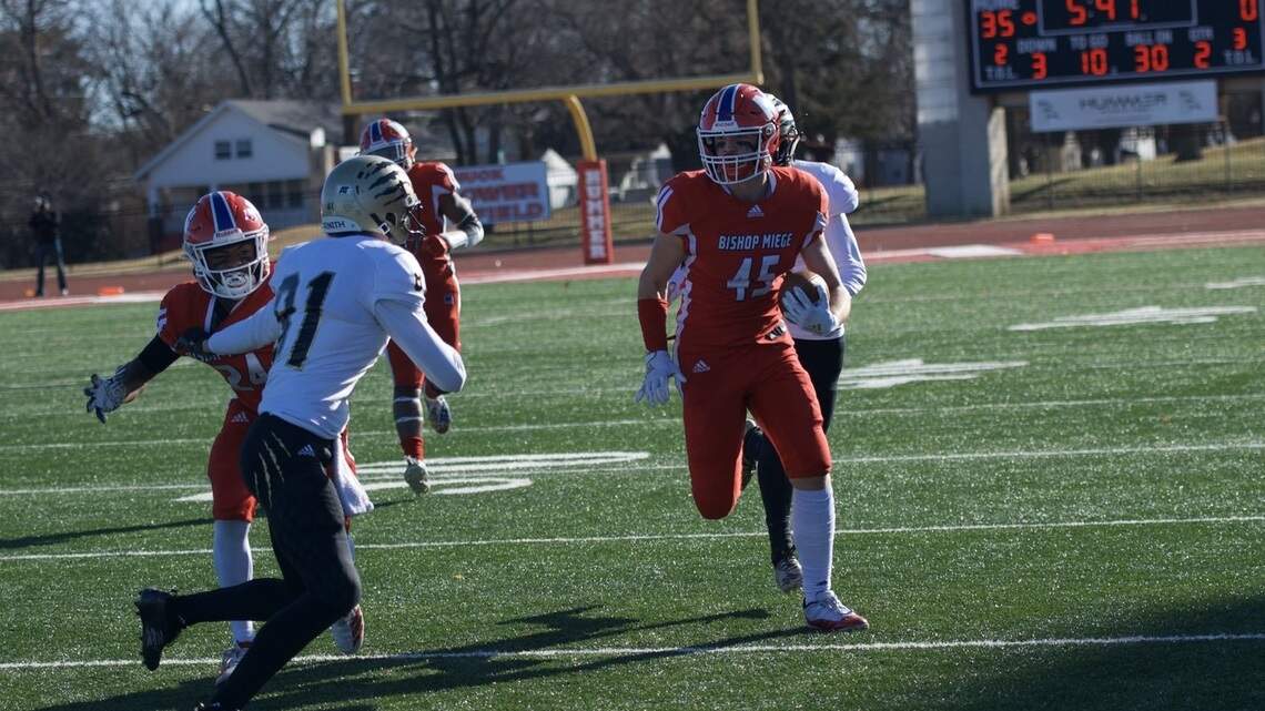 Make it 6 for Miege: Stags cruise past Andover Central, claim another Kansas 4A crown