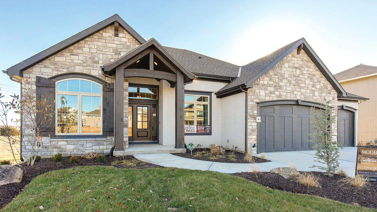 Stop by one of Cedar Creek’s newer neighborhoods, Valley Ridge, to see an exemplary collection of model and move-in ready homes by several builders, including C&M Builders (pictured).