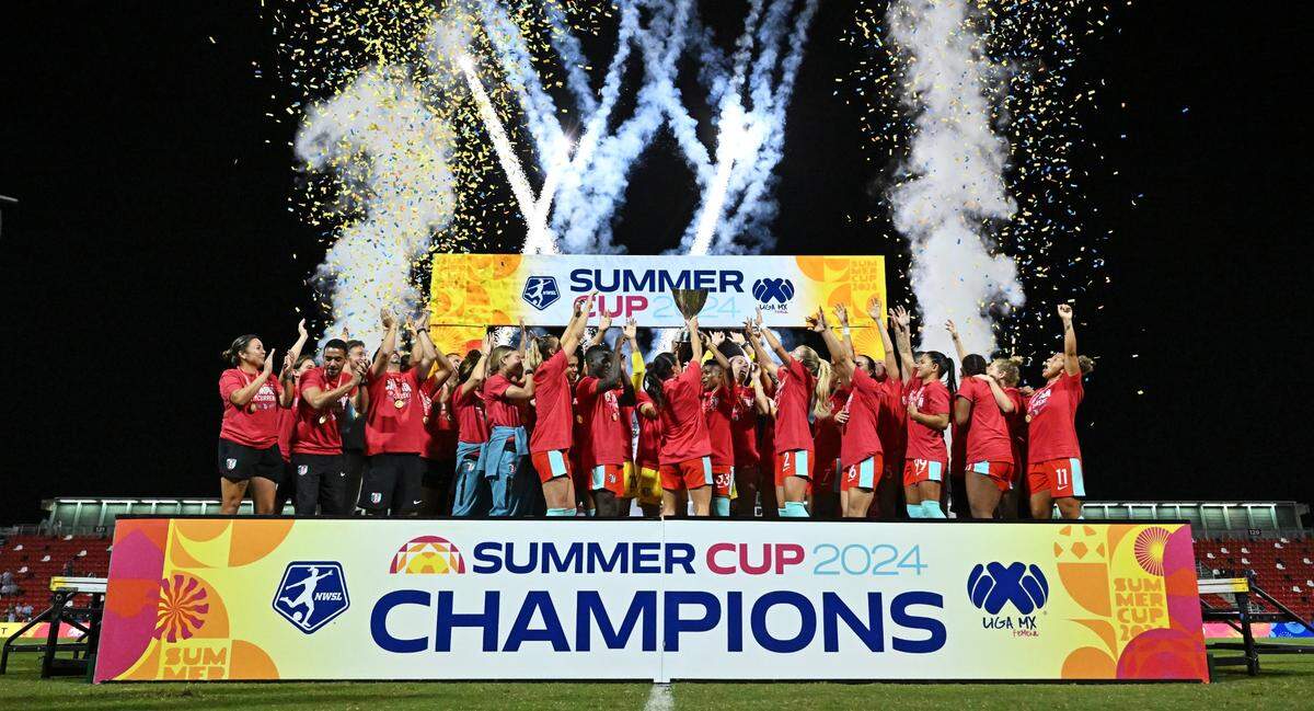 The Kansas City Current celebrates after winning the 2024 Summer Cup on Friday night at Toyota Field in San Antonio. Temwa Chawinga scored twice as KC beat Gotham FC 2-0.