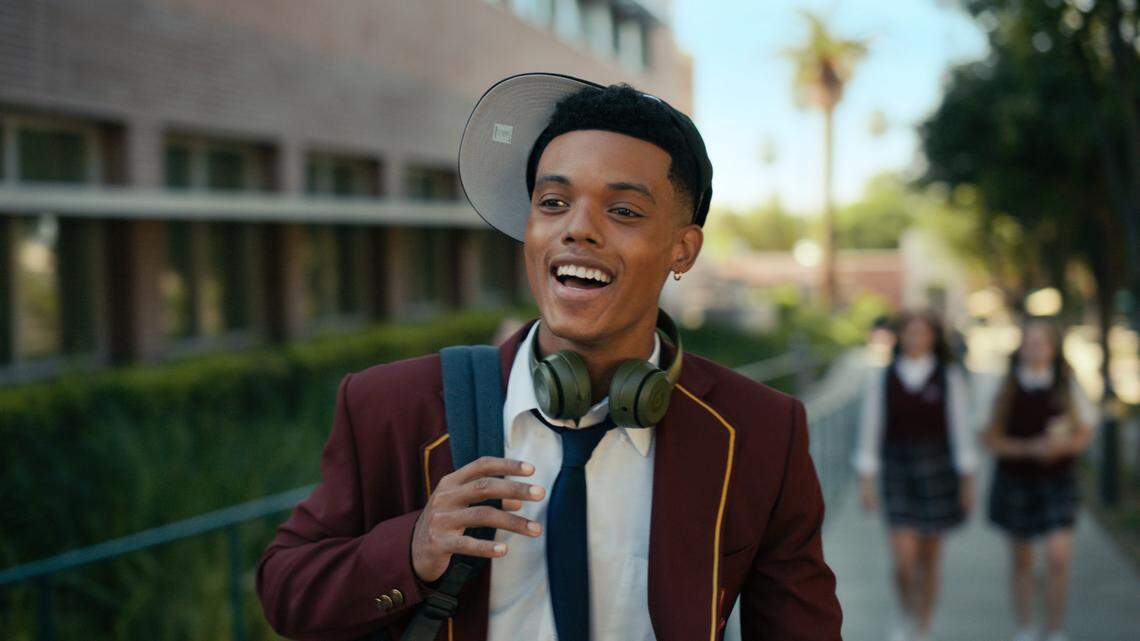 In the new drama “Bel-Air,” Jabari Banks stars as Will, transplanted from West Philadelphia to live with his wealthy relatives in California.