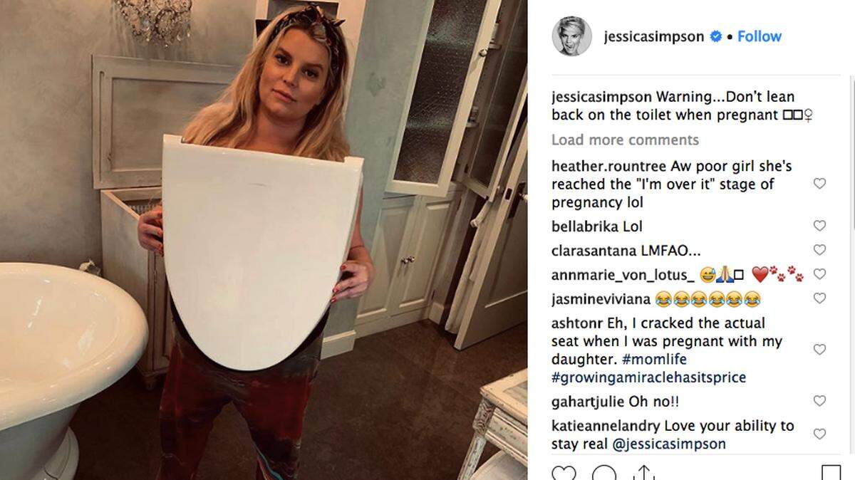 Pregnant Jessica Simpson posted a photo of herself with a toilet seat she says she broke when she leaned back. Pregnant women are sending her messages saying “been there, done that.”
