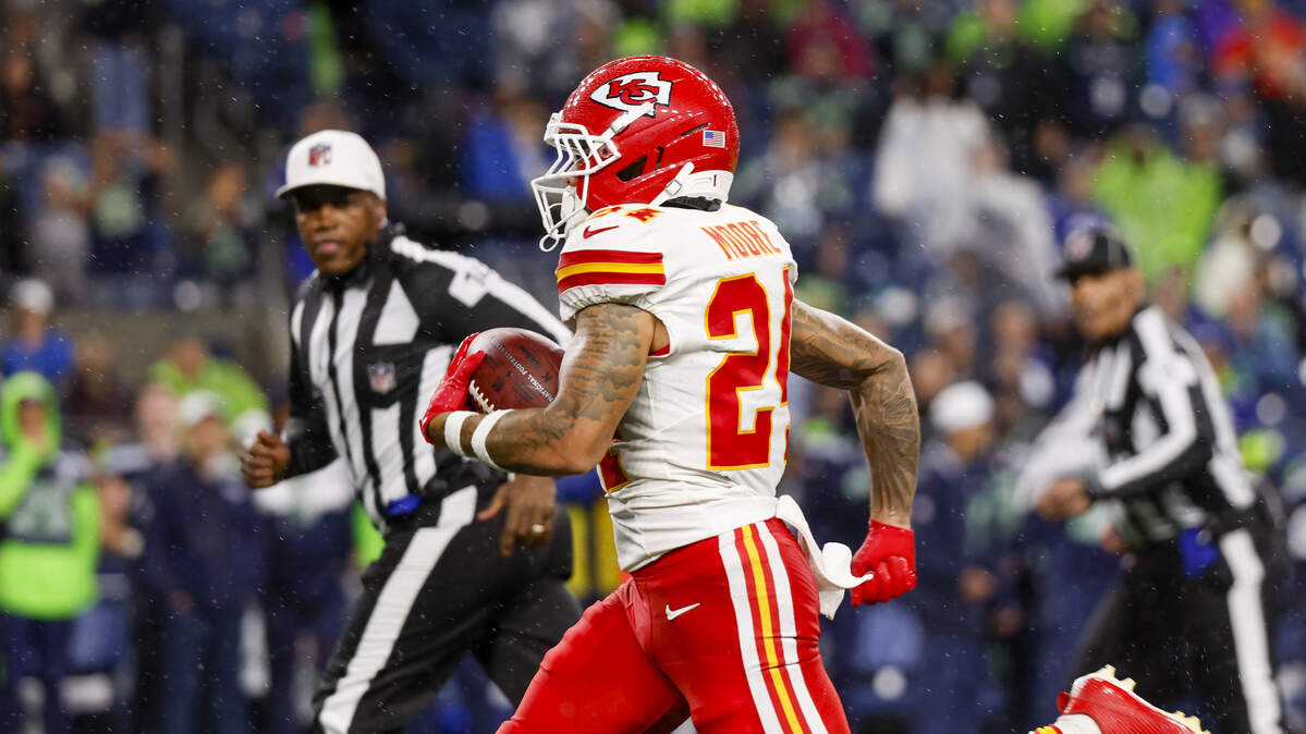 Kansas City Chiefs wide receiver Skyy Moore (24) returns a punt for a touchdown against the Seattle Seahawks during the fourth quarter at Lumen Field on Aug. 15, 2025.