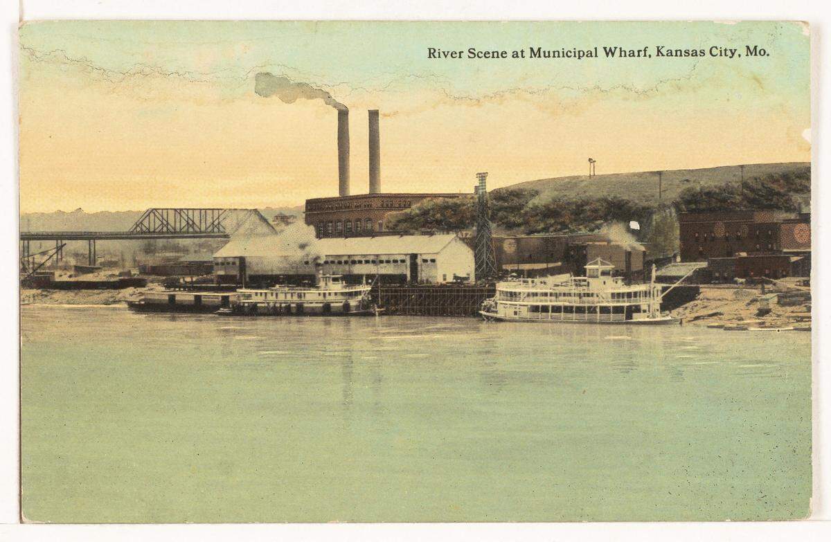 Postcard showing the Municipal Wharf, 1912.
