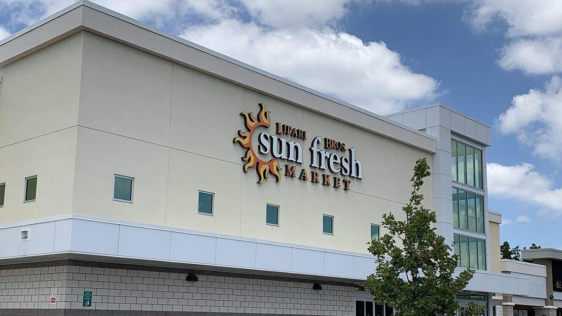 The Lipari Brothers Sun Fresh grocery store at 31st Street and Prospect Avenue on Kansas City’s East Side