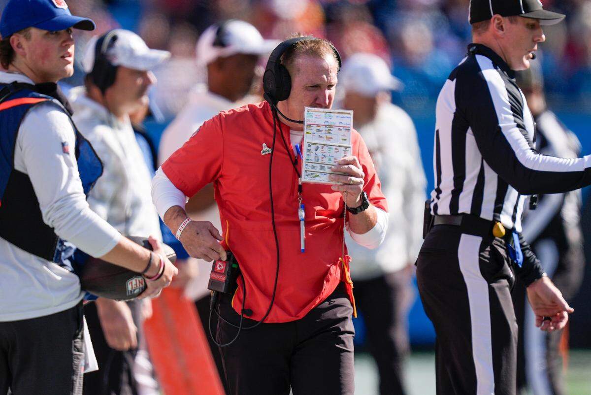 Kansas City Chiefs defensive coordinator Steve Spagnuolo during the first quarter against the Carolina Panthers at Bank of America Stadium.