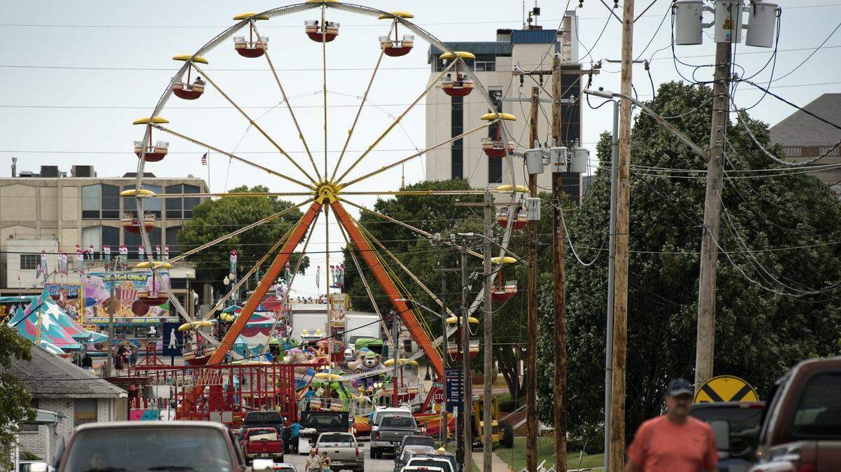 The 43rd annual SantaCaliGon Days Festival concluded on a rainy note on Monday, Sept. 7, 2015. The event commemorates the Santa Fe, California and Oregon trails.