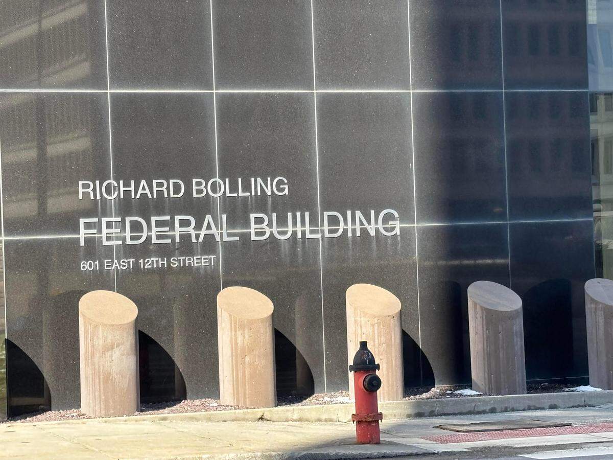 Entrance to the Richard Bolling Federal Building in Kansas City.