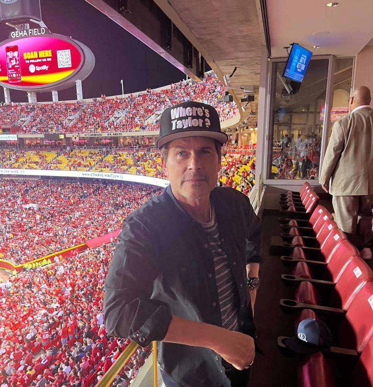 Rob Lowe poked fun at the Taylor Swift craze surrounding the Chiefs.