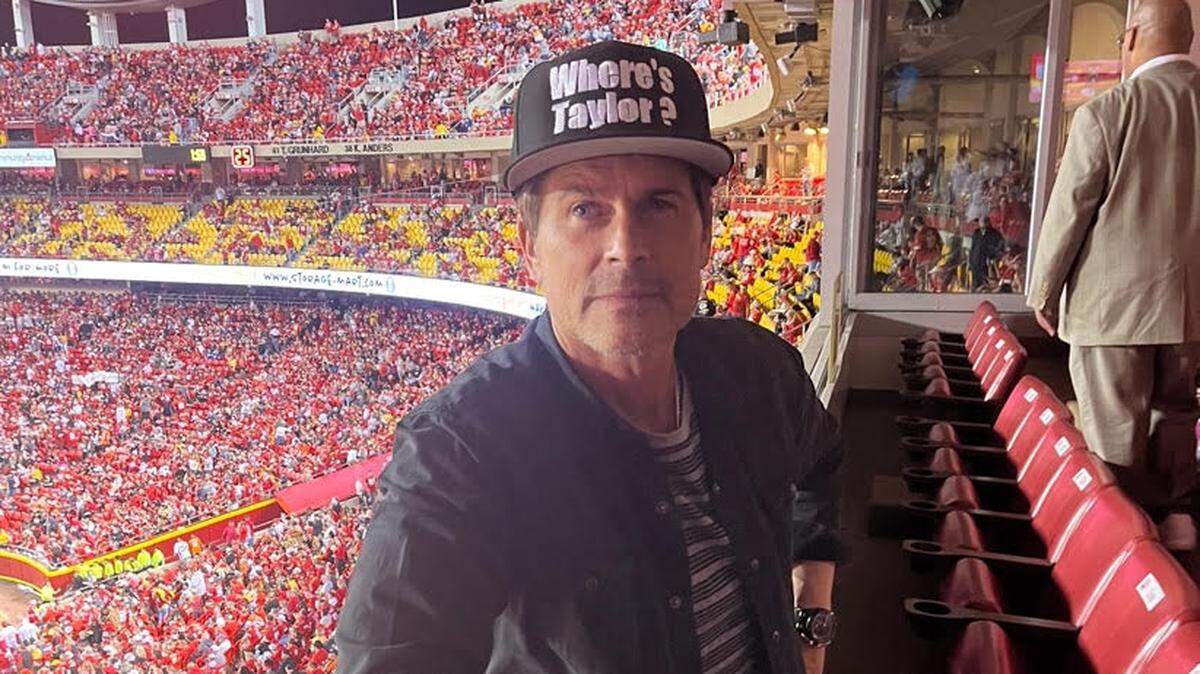 Rob Lowe poked fun at the Taylor Swift craze surrounding the Chiefs.
