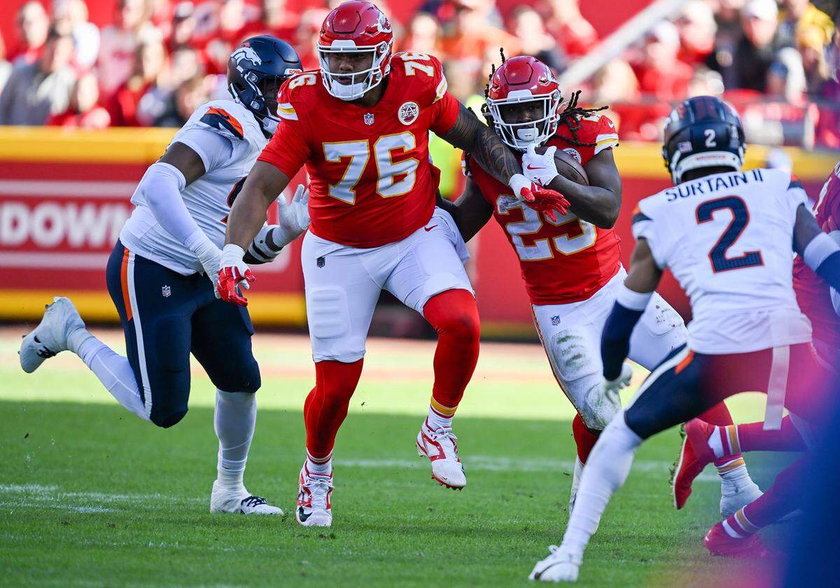 Kansas City Chiefs offensive tackle Kingsley Suamataia (76) blocks for Kansas City Chiefs running back Kareem Hunt (29) in the first half on Sunday, Nov. 10, 2024, at GEHA Field at Arrowhead Stadium.