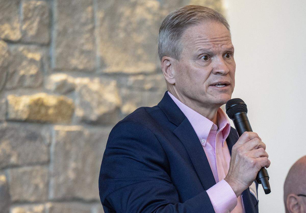 Dan Prussing, a candidate for Council Member Ward 6 of Prairie Village, speaks during a candidates forum at the Meadowbrook  Club House in Prairie Village on Thursday, October 9, 2025. 