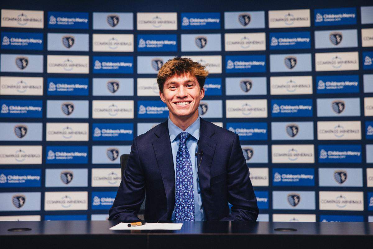 Sporting KC has signed St. Thomas Aquinas graduate Jacob Bartlett to a homegrown MLS soccer contract, the team announced on Thursday, Jan. 9, 2025. Bartlett is 19 and competed this past season as a freshman at Notre Dame.