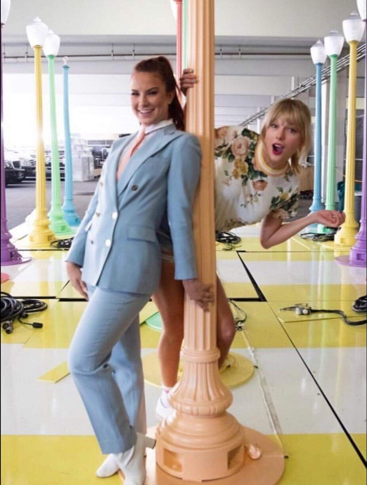 Shawnee-born professional dancer Maycee Steele has danced with some of the biggest names in the world, like Taylor Swift during the 2019 Billboard Music Awards. Steele is back in Kansas City as a part of Tate McRae’s team for the Canadian pop star’s Miss Possessive Tour at T-Mobile Center Tuesday, Oct. 28.