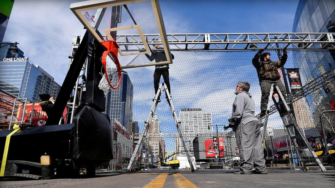 Downtown Kansas City streets closing for Big 12 tournaments. Here’s how to get around