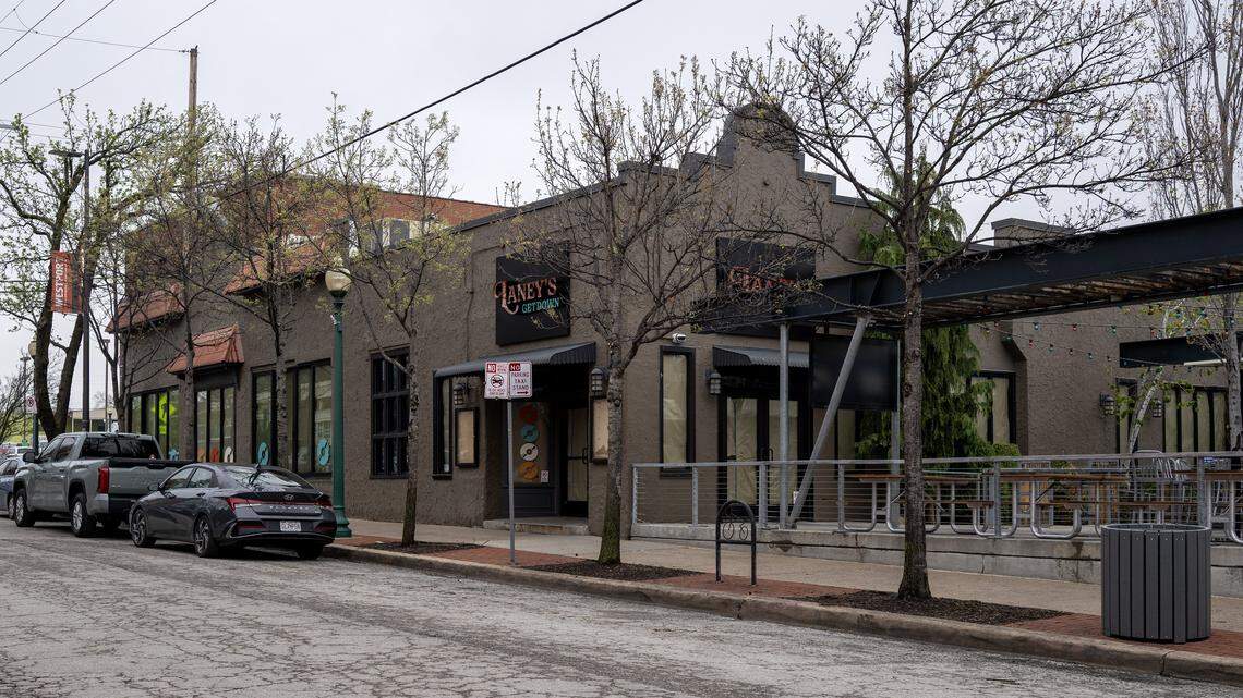 Former Kansas City chicken restaurant will soon become a bar