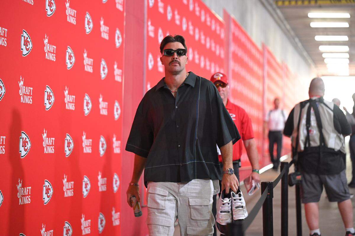 Kansas City Chiefs tight end Travis Kelce arrives to play the New Orleans Saints on Monday, Oct. 7, 2024, at GEHA Field at Arrowhead Stadium.