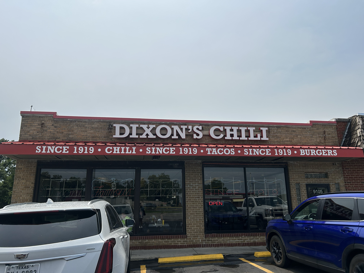 Located in Independence, Dixon’s has served its signature meat-and-bean chili for over 100 years.