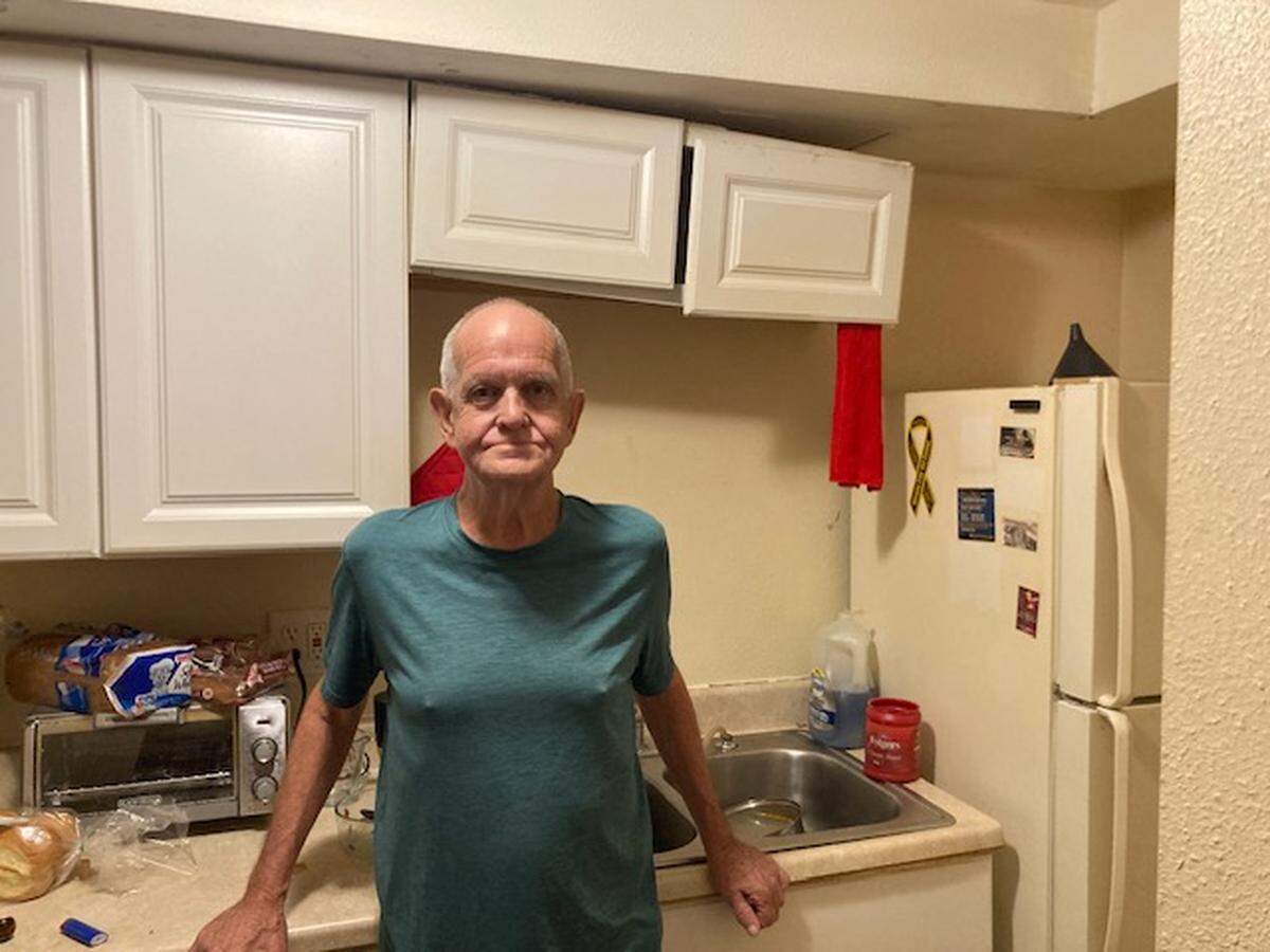 James Alan Waters, 72, has lived for 10 years in the complex on West 33rd Street near Broadway Boulevard, part of FTW Investments’ portfolio. “All the buildings are the same. They’re falling apart,” he said.