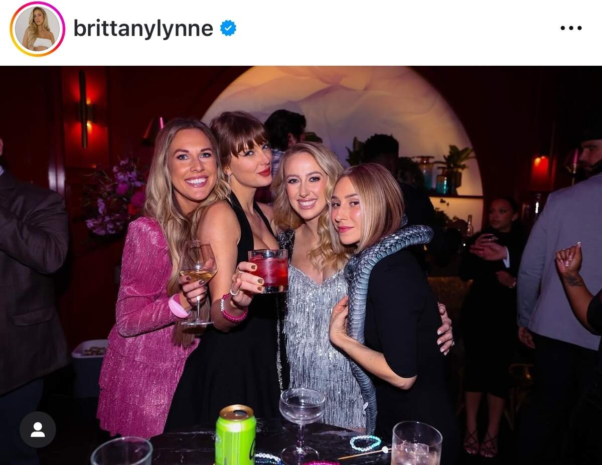 From left, Lyndsay Bell, Taylor Swift, Brittany Mahomes and Ashley Avignone.