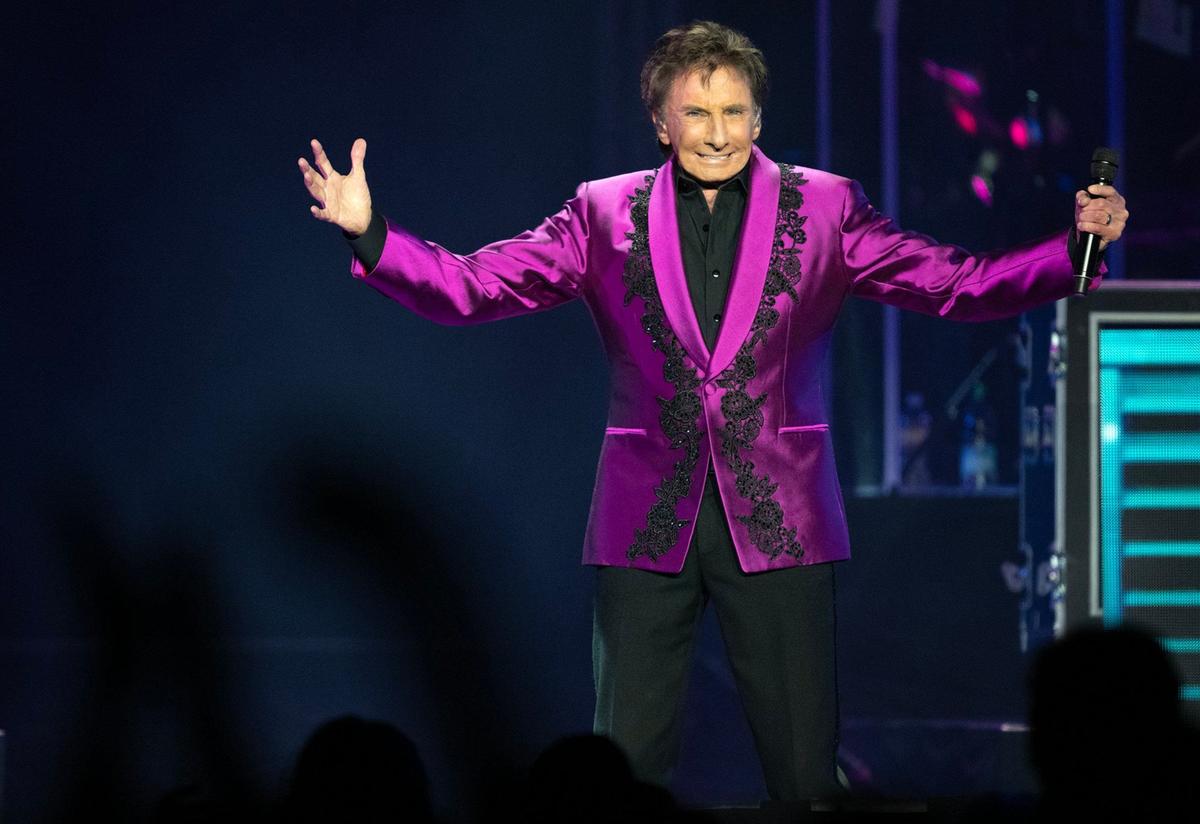 Cheers greeted Barry Manilow as he took the stage at the T-Mobile Center Sunday during a stop in Kansas City as part of The Last Concerts Tour.