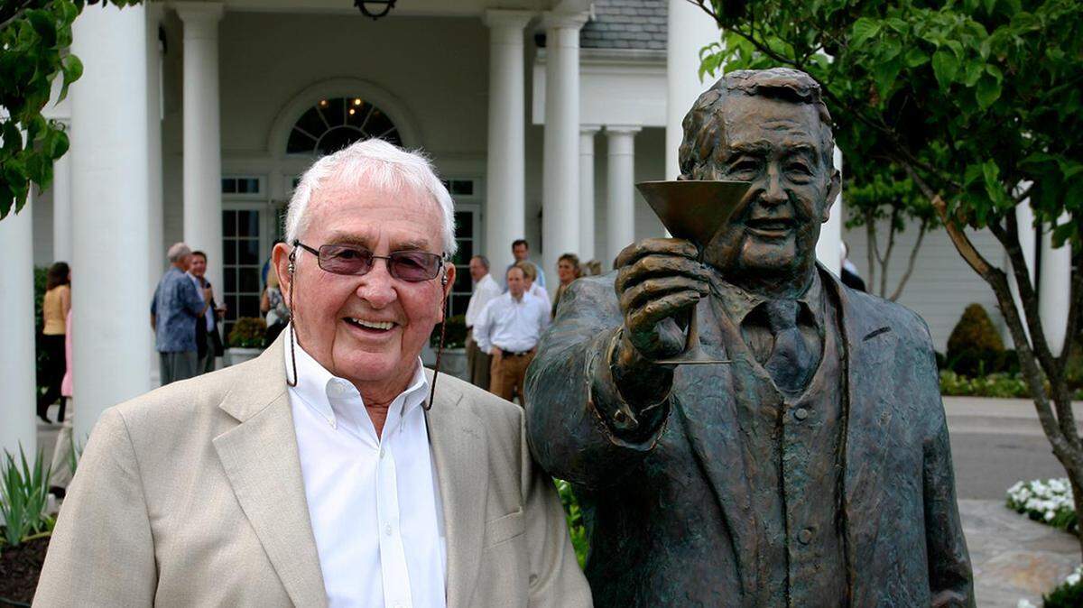 Jane Grigsby called Lamar Hunt, Hank Stram, Lenny Dawson and Otis Taylor friends. They're all rolling over in their graves because of this management’s greed.