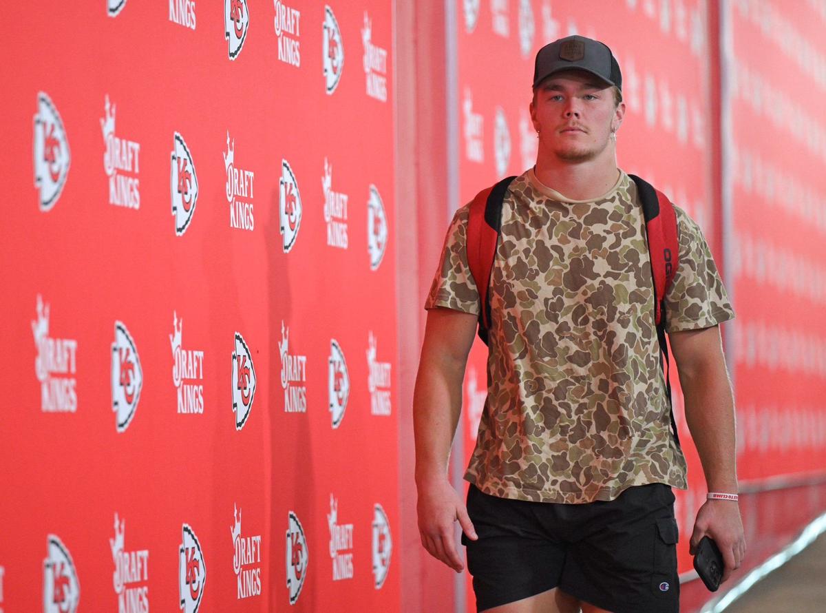 Kansas City Chiefs running back Carson Steele arrives for the Chiefs’ game with the Baltimore Ravens Thursday, Sept. 5, 2024, at GEHA Field at Arrowhead Stadium.