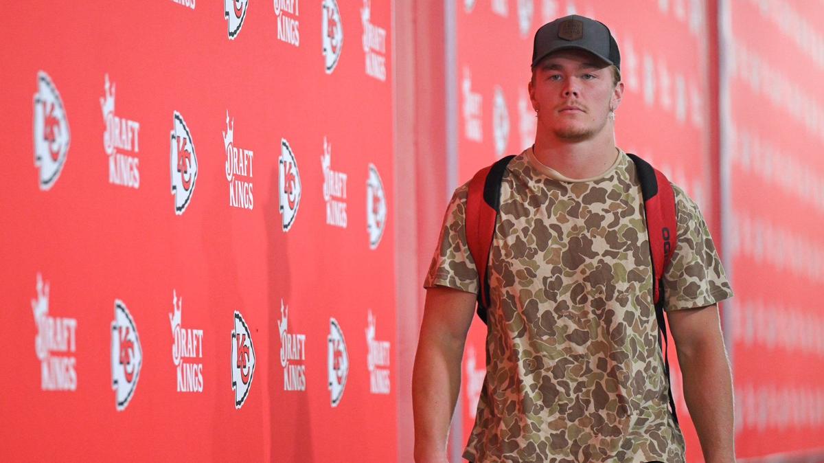 Kansas City Chiefs running back Carson Steele arrives for the Chiefs’ game with the Baltimore Ravens Thursday, Sept. 5, 2024, at GEHA Field at Arrowhead Stadium.