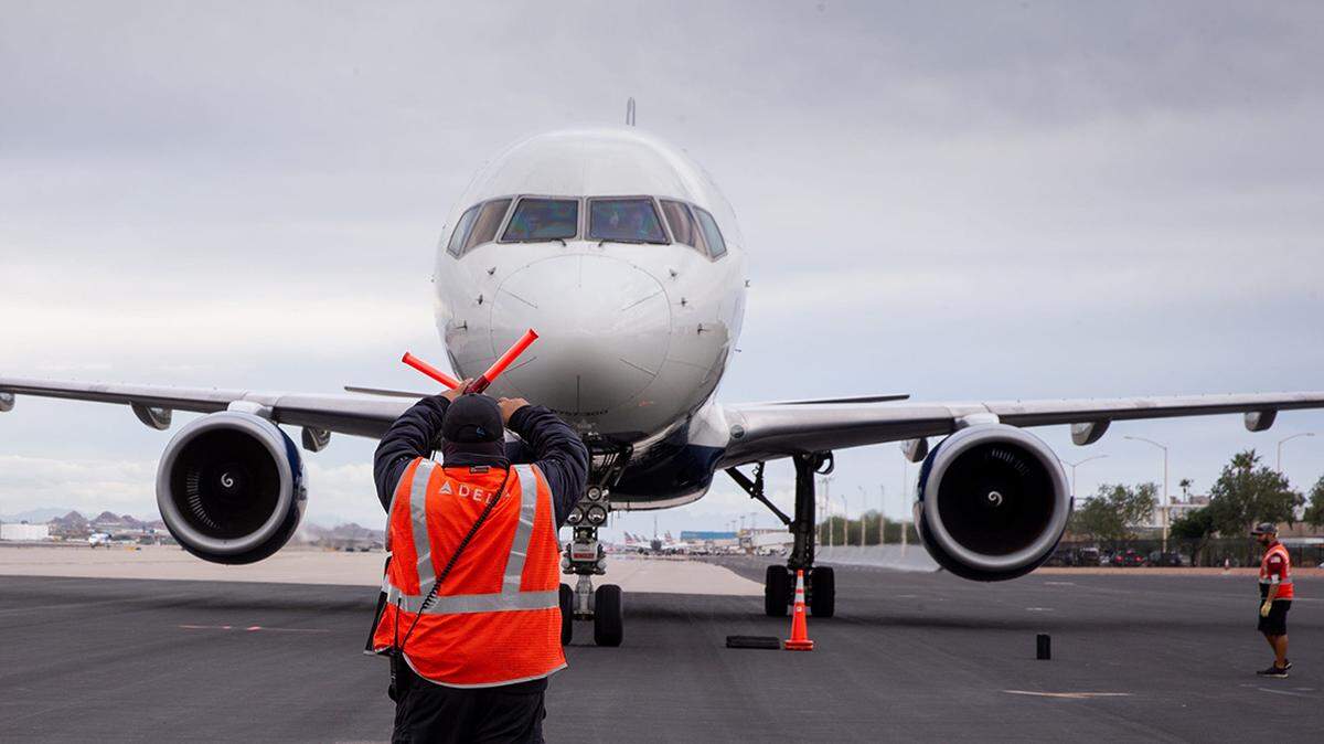 The outdated perimeter rule at Ronald Reagan Washington National Airport needs a modern update. Our senators should give it a boost.
