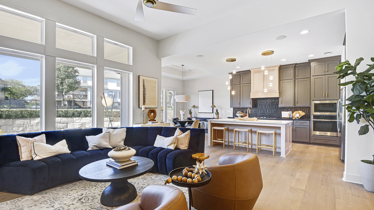 Your Autumn Retreat Awaits in Lenexa’s Canyon Creek Forest