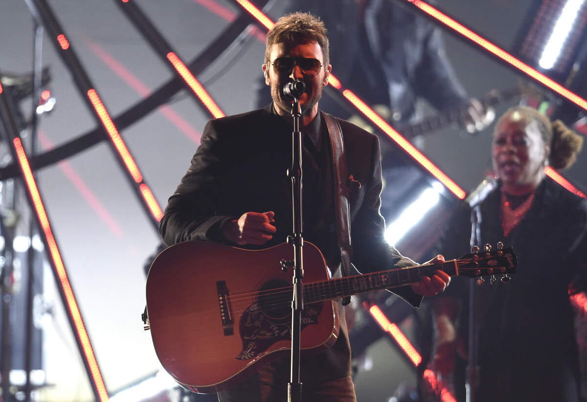 Eric Church performs “Chattanooga Lucy” at the 51st annual CMA Awards at the Bridgestone Arena on Wednesday, Nov. 8, 2017, in Nashville, Tenn.