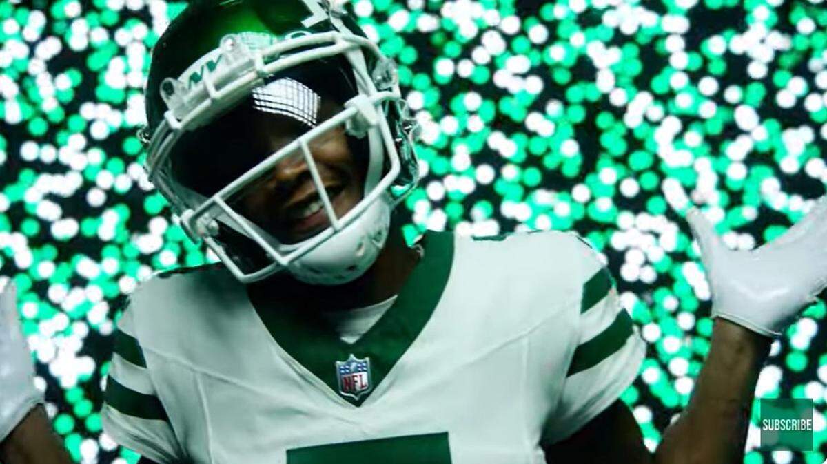 The Jets have updated their uniforms.